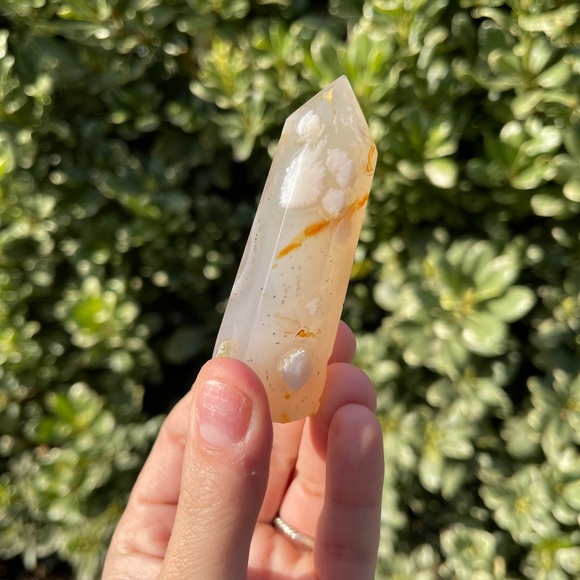 High Quality Flower Agate Tower Ethically Sourced from Madagascar - Picture 1 of 1